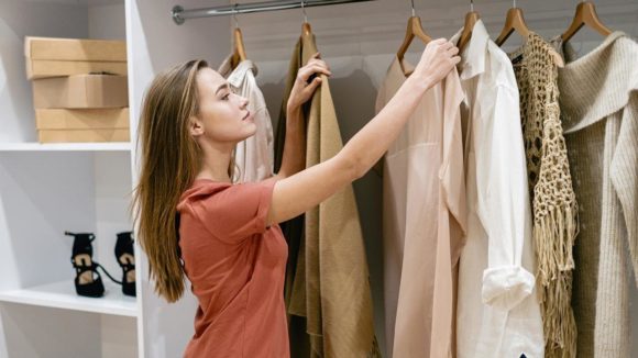 Errores comunes al combinar prendas que arruinan tu look sin darte cuenta